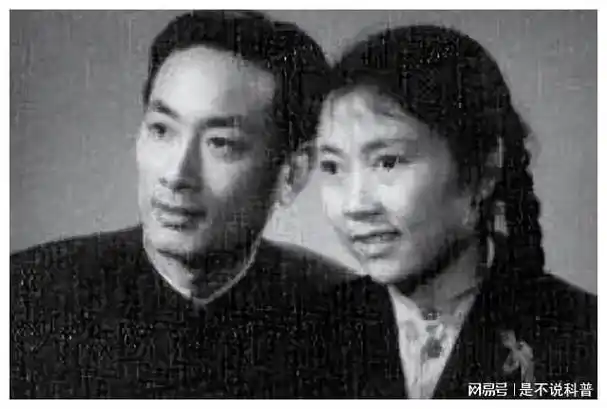 被称为最帅男演员妻子精神失常儿子撮合再婚竟活成了这样