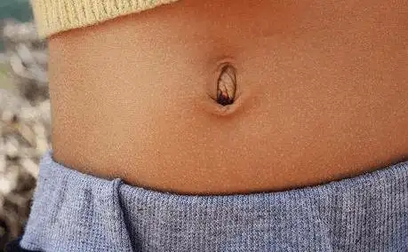 肚脐眼下方隐隐作痛怎么回事