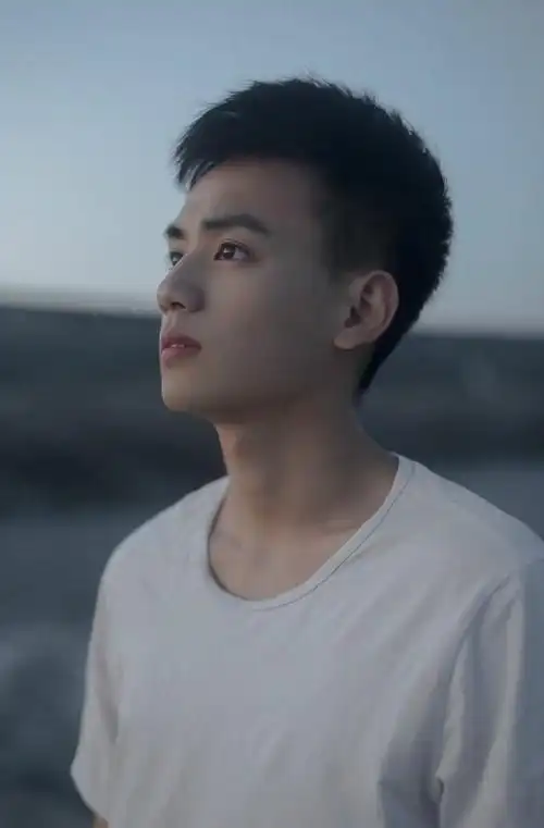 男生:为什么不断网恋还找不到爱?也许是你内心空虚