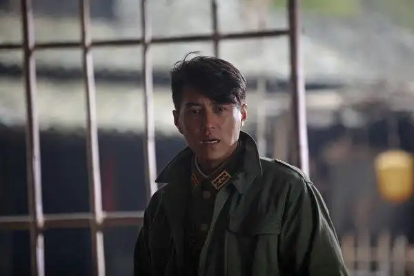 靳东周一围谍战片(靳东周一围谍战电影)