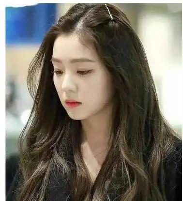 毫不夸张地说女生的半边天都要靠发型来加持,所以想要发质好,除了减少