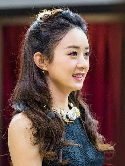 女星公主卷发型谁更美?杨幂自带气场高贵艳丽