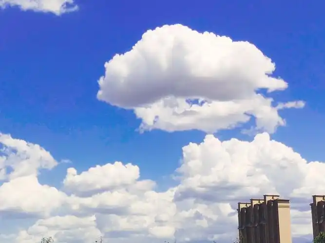 只要有梦想^o^就会升起幸福的云朵