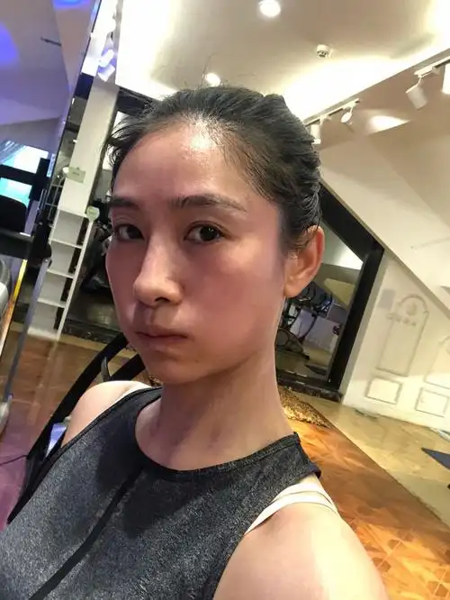 陶昕然素颜健身