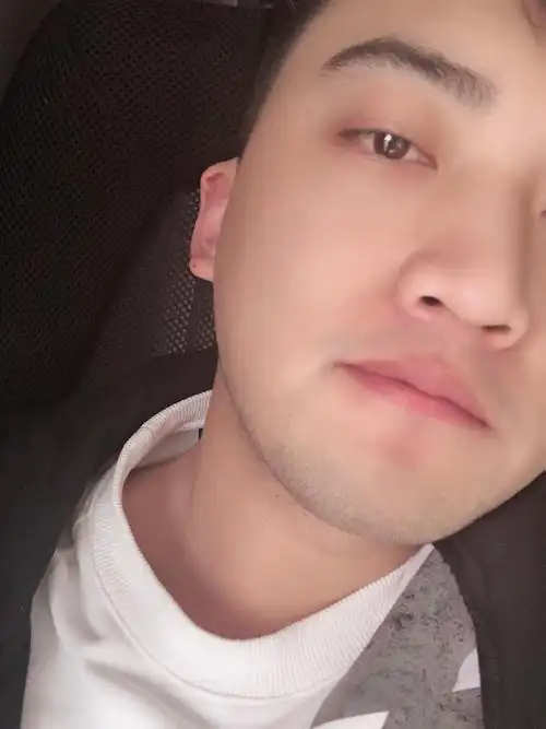 我胡子是真的胡渣 硬直 留长不够柔软细腻.