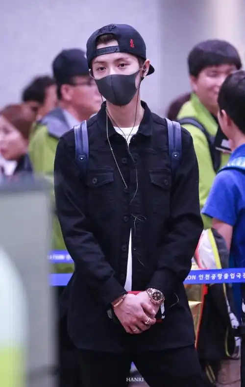 鹿晗～韩国仁川-北京机场