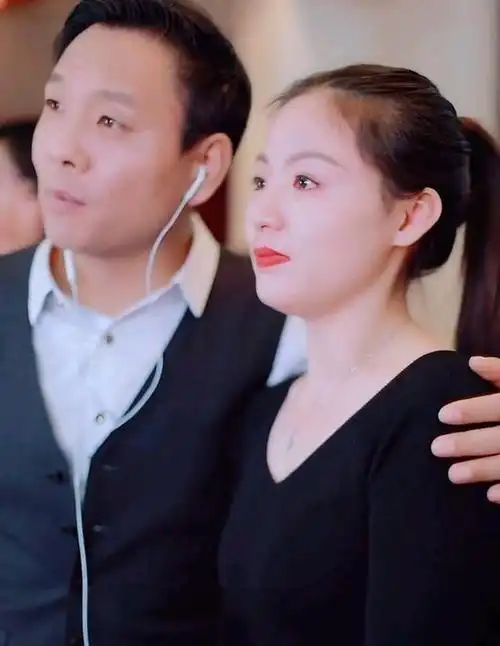 乐凡直播曝光录音证据,控诉音乐人丈夫祁隆:出轨儿媳并多次家暴