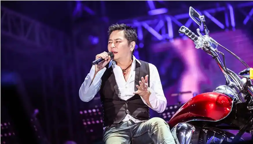 香港乐坛五位歌手都将老去谁是粤语歌的接班人网友陈奕迅