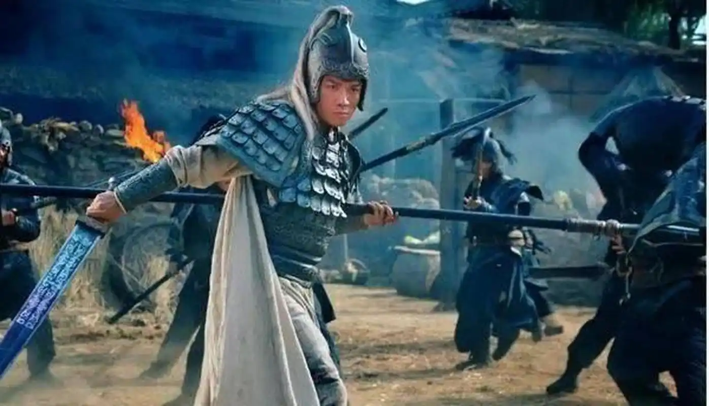 新三国里,长坂坡赵云救主拍得有点二.