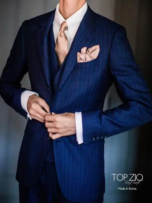 藏蓝色针线条纹西装