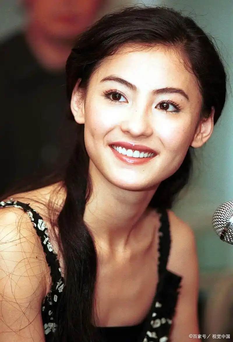 张柏芝眉眼如画,年轻旧照再现昔日神颜!