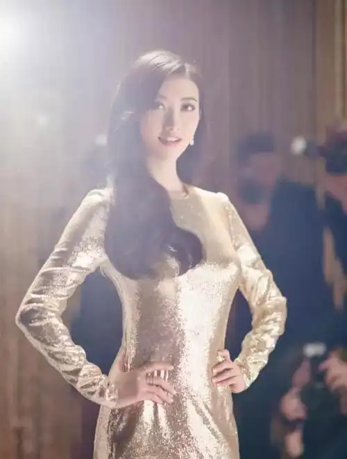 景甜身居豪宅不以为意,万达为她亏损5亿毫无怨言【爱哟网】