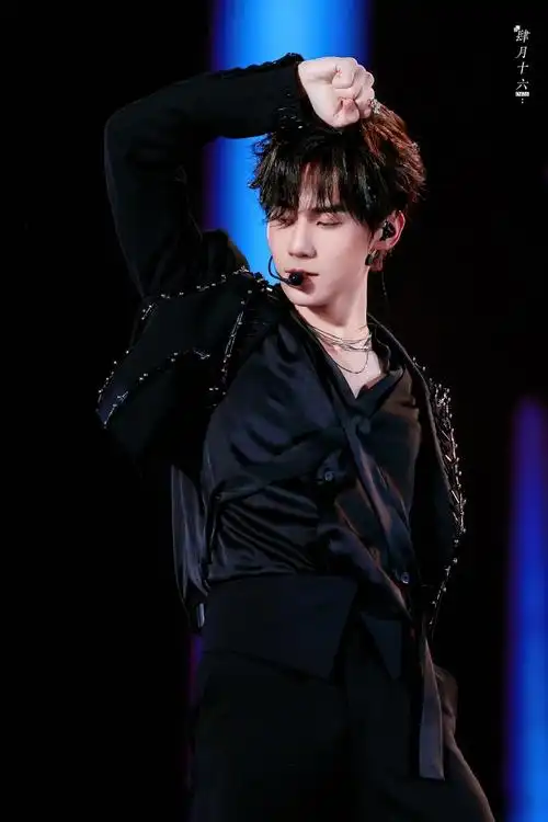 张真源solo舞台合唱##今日星拍放送