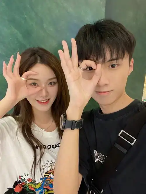 自拍合照姿势不重样