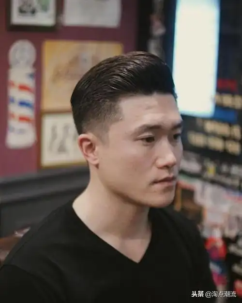 型男经典复古后背头,今年很流行