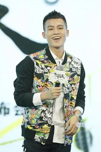 26 欧豪喂张慧雯吃瓜_华语制造_图集_电影网_1905.com