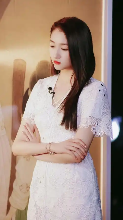 演员关晓彤未来可期