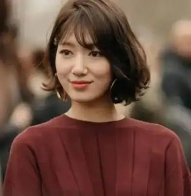 头顶尖两边塌陷适合什么发型