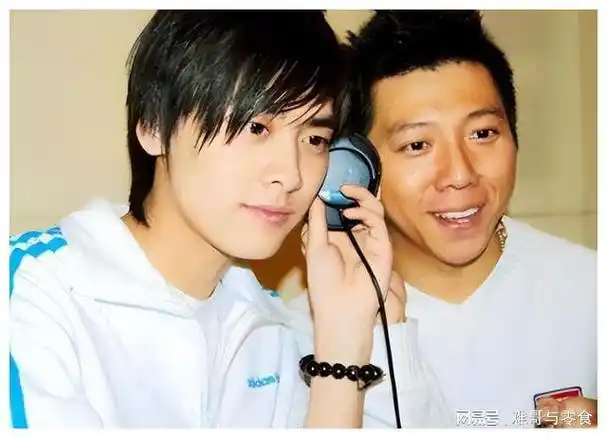 "退网"不到1年,再看李易峰现在的"窘境",他很可恨也很可悲|杨幂|娱乐