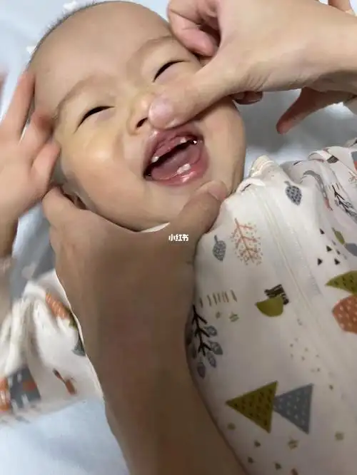 先长虎牙的小宝宝