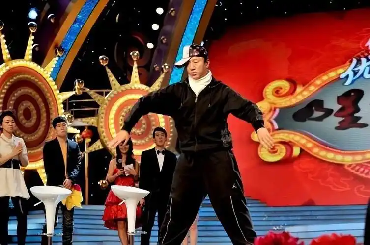 的老师教他跳舞,很明显的是他不能放弃这份工作,孙红雷是怎么办的呢?