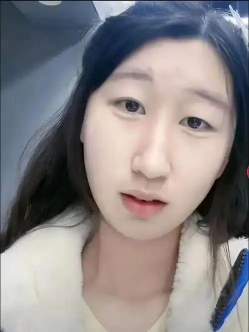 丑人多作怪河南女大学生频繁晒颜值网友我还是要良心的