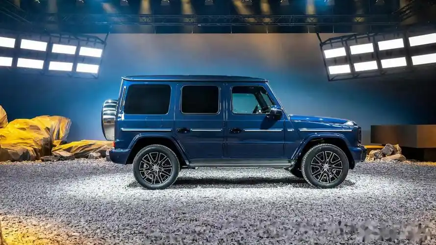 改款奔驰大g发布 g500 3.0t 48v轻混组合而g63 4.0 v8 48