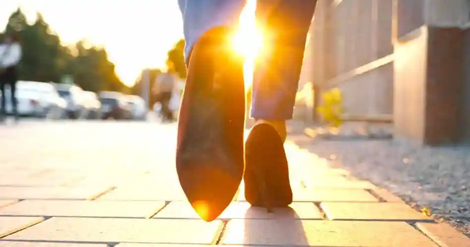 美女行走脚步,职业女性,商务女性足迹