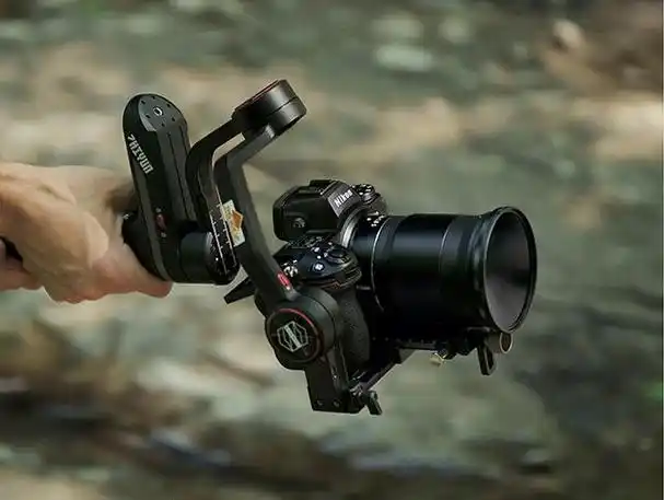 预算两万以内,尼康 z5 和尼康 z62 选哪个好?搭配上镜头z24-200