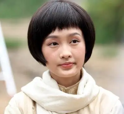 【图】李沁整容前照片对比 被指像郑爽