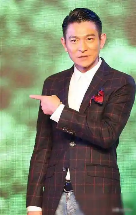 刘德华显老态,白发明显,网友感慨:华哥该休息了_事业_照片_观众