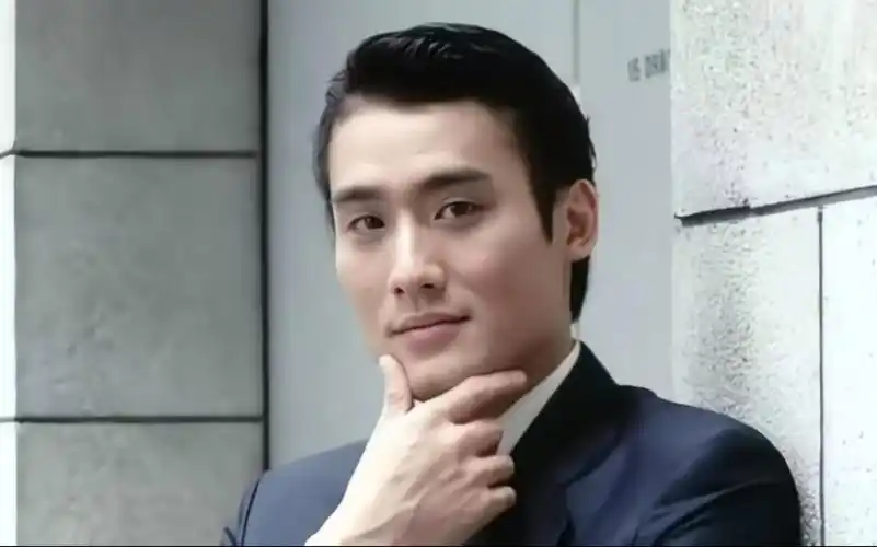 千面影帝梁家辉25岁到66岁颜值变化