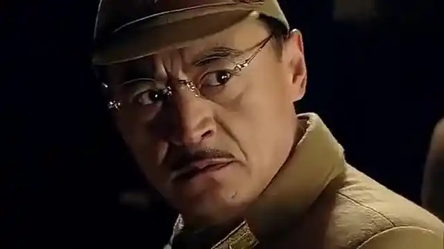 日军大佐高兴回司令部,结果司令部被轰炸,场面真的解气了!