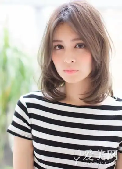 短发女生适合烫什么卷