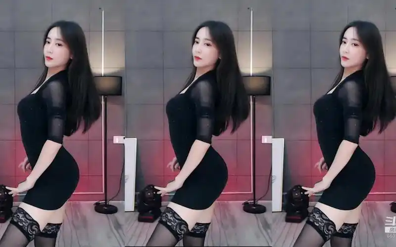 淼淼喵酱呀斗鱼性感舞蹈区美女主播黑丝美腿9.