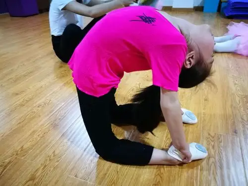 周星羽下小腰啦!