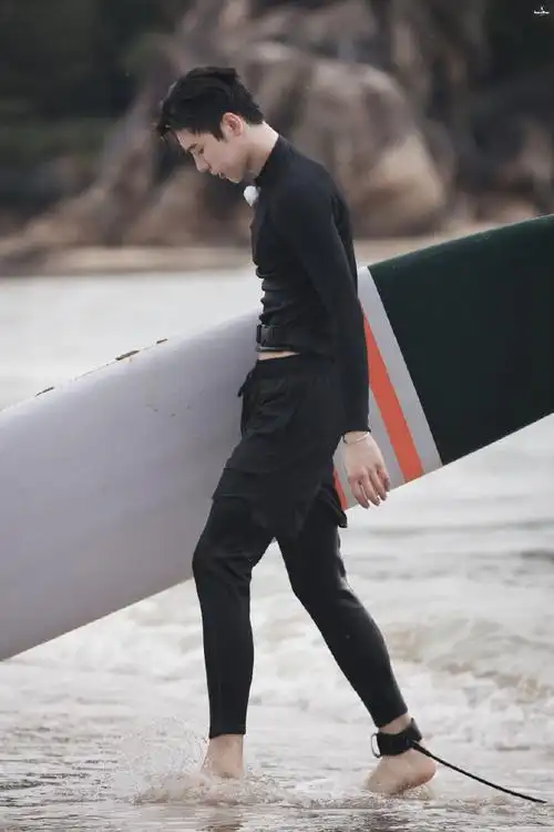 王子异[超话]##王子异哎呀好身材