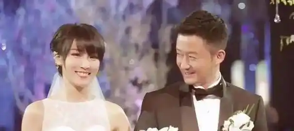 樊亦敏曾是吴京最喜欢的女人47岁无戏可拍沦落卖鱼为生