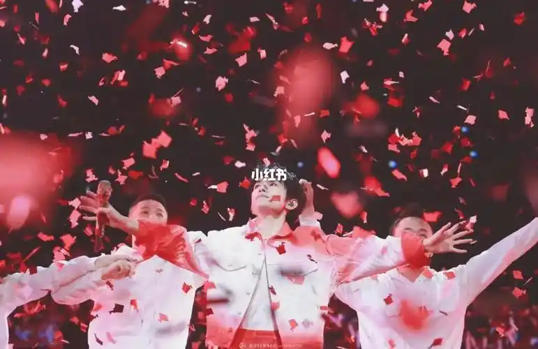 易烊千玺  #红色婚礼  #梦回玊尔  #千纸鹤  #易烊千玺玊尔演唱会