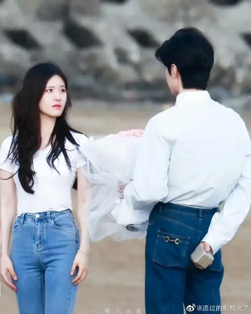 偷偷藏不住求婚路透##赵露思陈哲远求婚花絮笑得好灿烂