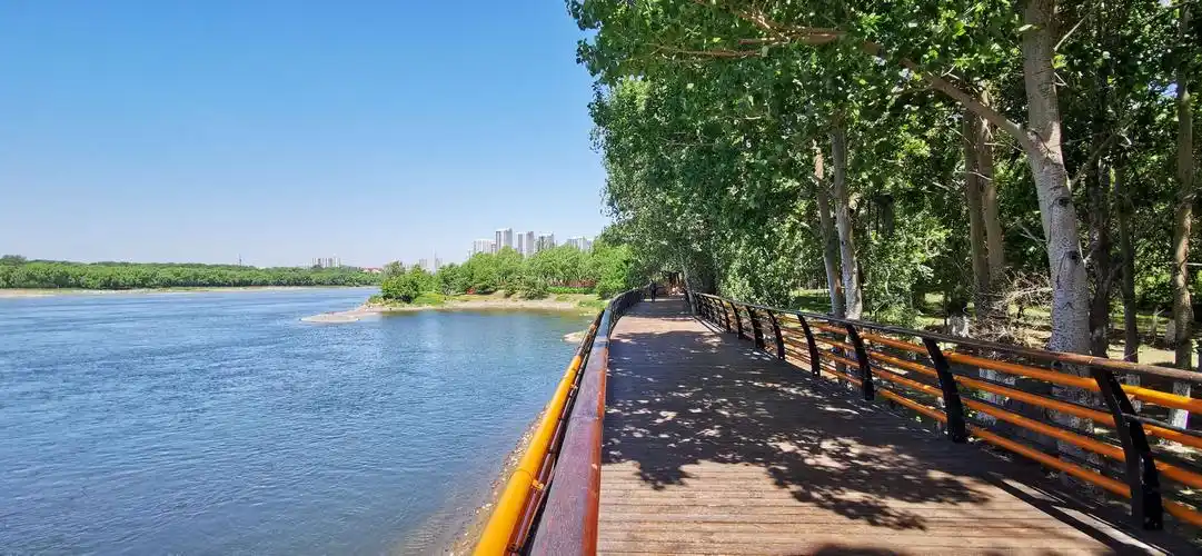 中国吉林市江滨公园美景