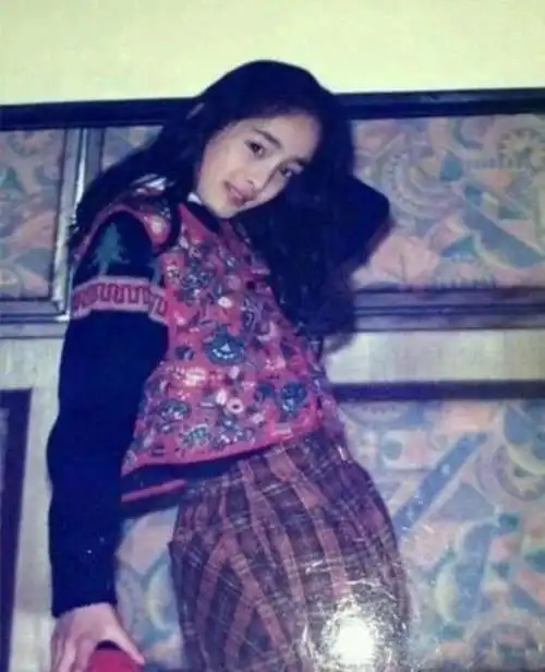 杨幂最早演的电视剧小时候,原来杨幂才是最早的星女郎