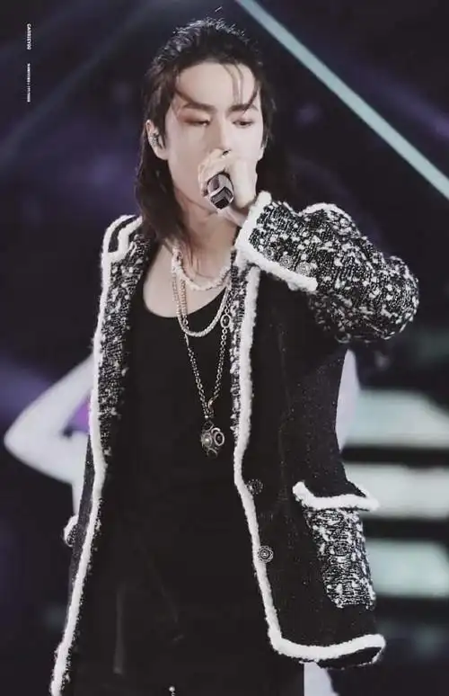 新晋"人间香奈儿"王一博,演绎男女都能穿的高级贵气,值得紧跟