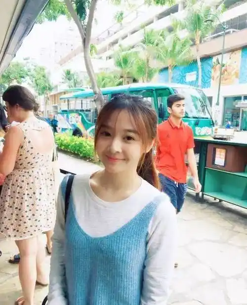 原创童星出道的杨丽晓如今逆袭美得不可方物她和释小龙秘密结婚