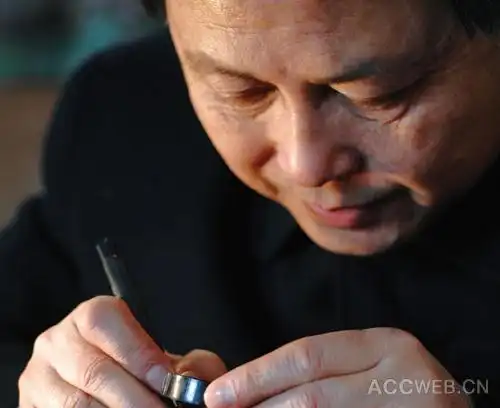 工艺美术大师李浩微雕作品在杭展出 方寸乾坤一刻千金_工艺中国_中国