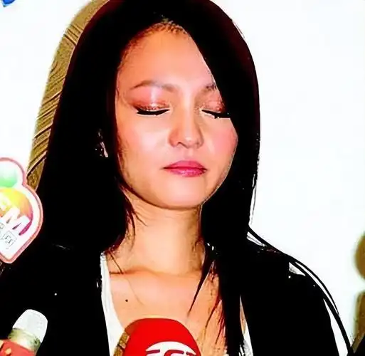 回顾张韶涵下辈子我不当明星也不要爹娘只想一个人快乐生活