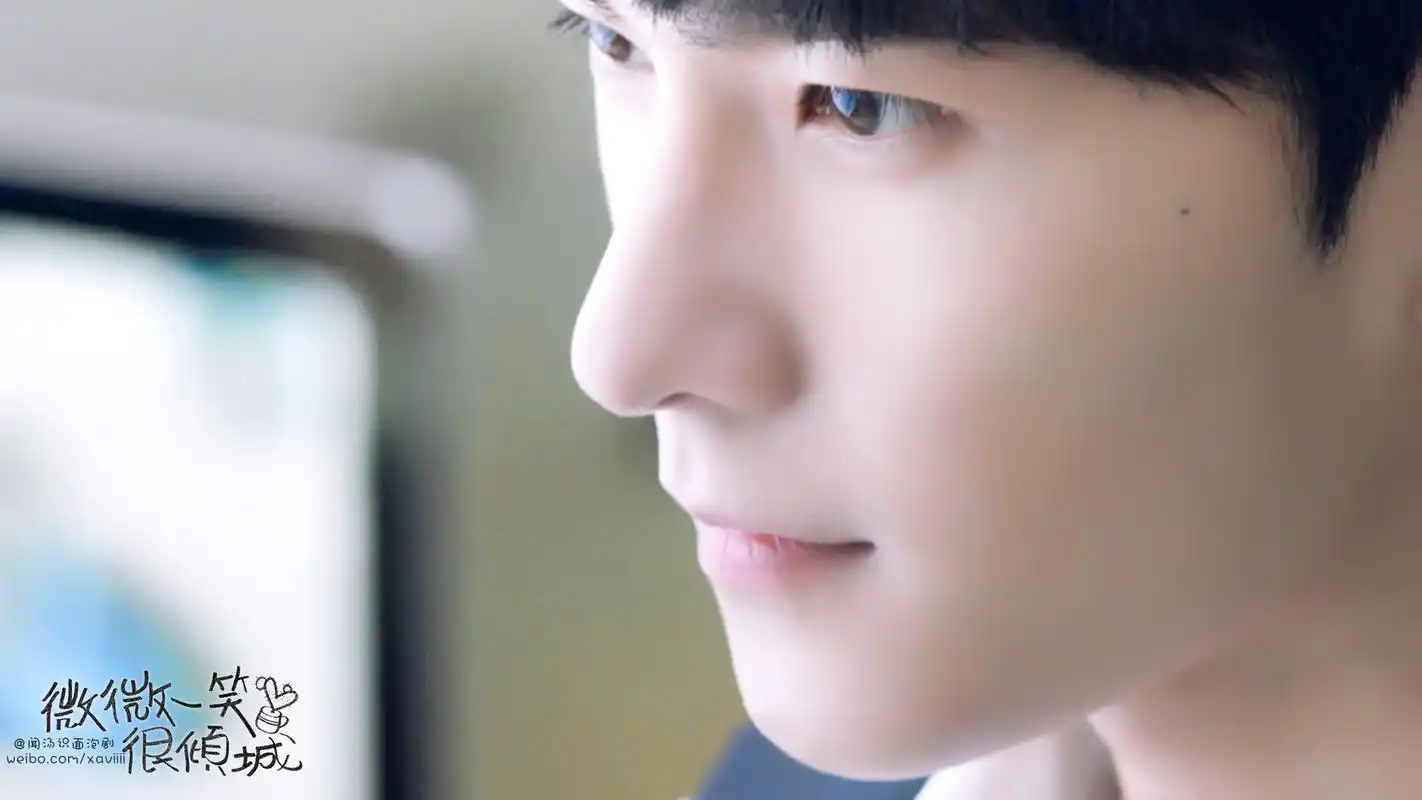 杨洋《微微一笑很倾城》白衬衫剧照图片桌面壁纸