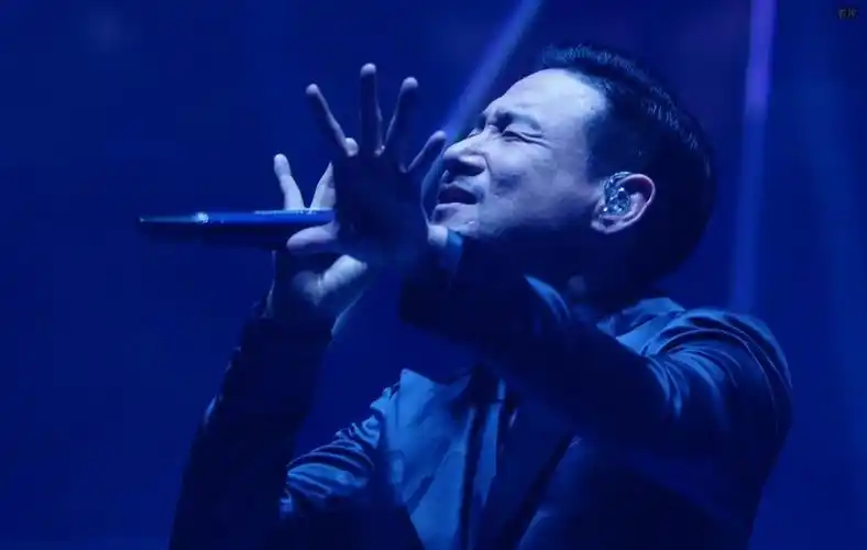 张学友的封神之作,谷村新司谱曲,潘源良填词,卢东尼编曲:《遥远的她》