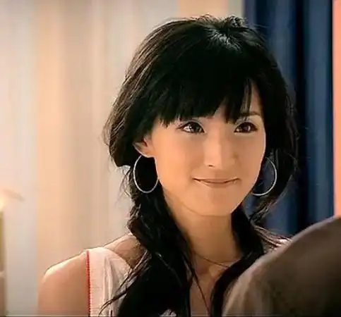 曝《爱情公寓》赵霁美国结婚 情系十年大学同学