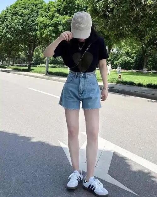 西装|运动鞋|牛仔短裤|优雅气质_网易订阅